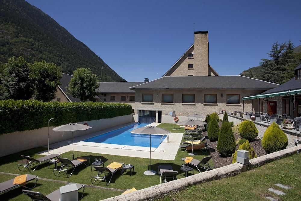 Parador De Arties Exteriör bild